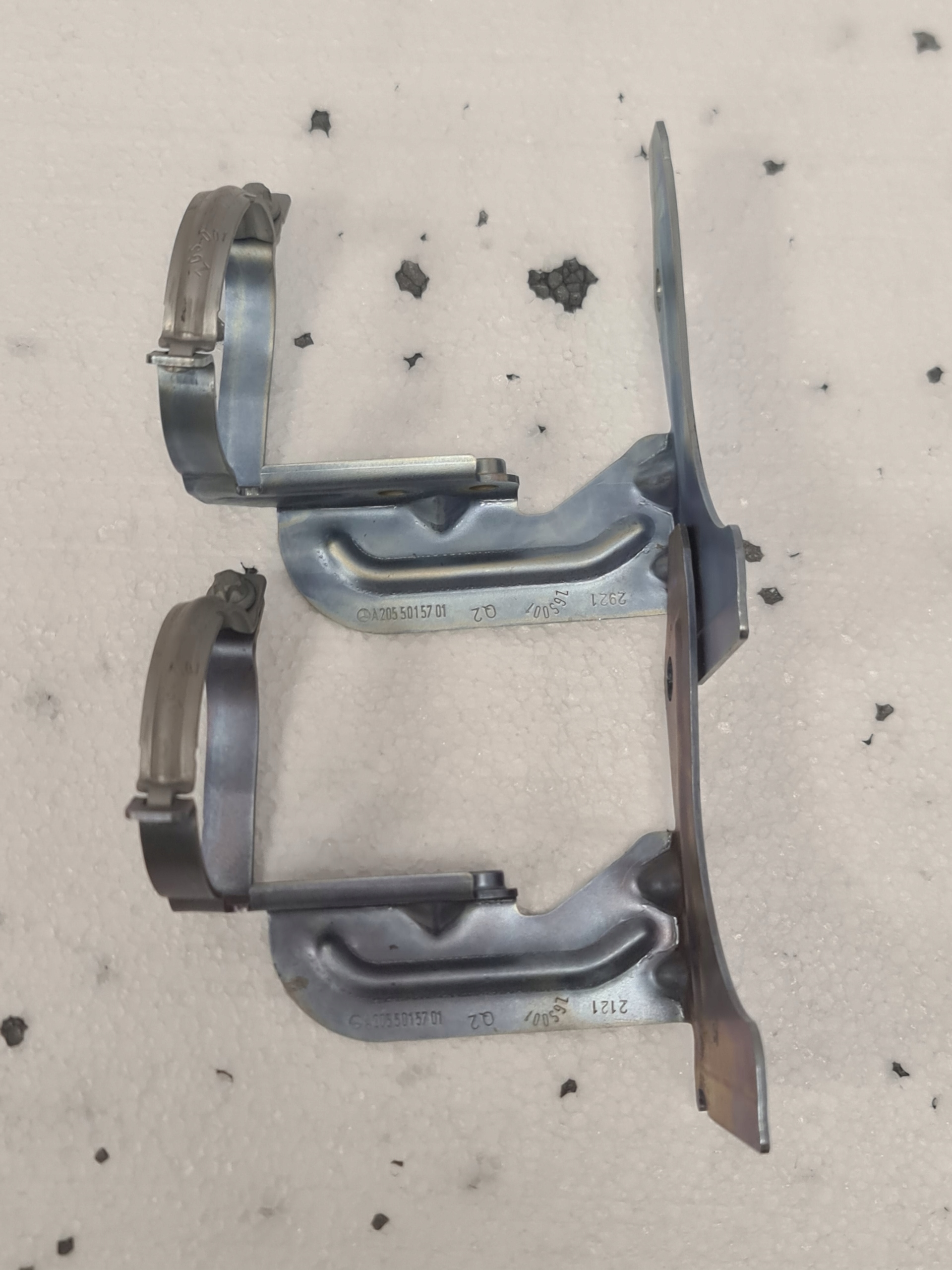 Mercedes Hybrid W205 Water Pump Mount Holder - galeria