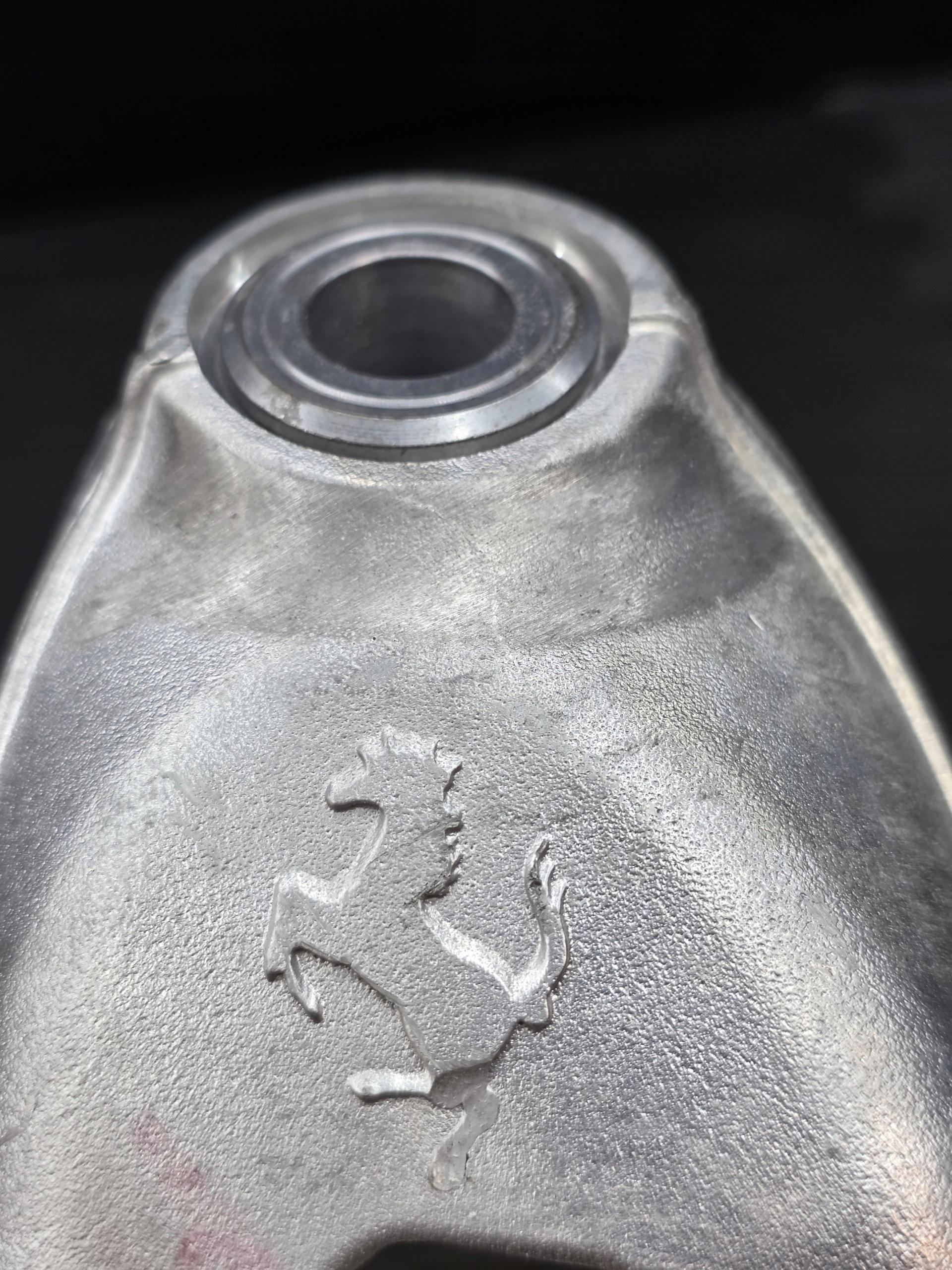 Zwrotnica Piasta Ferrari 296 LEWY PRZÓD 343012 - galeria