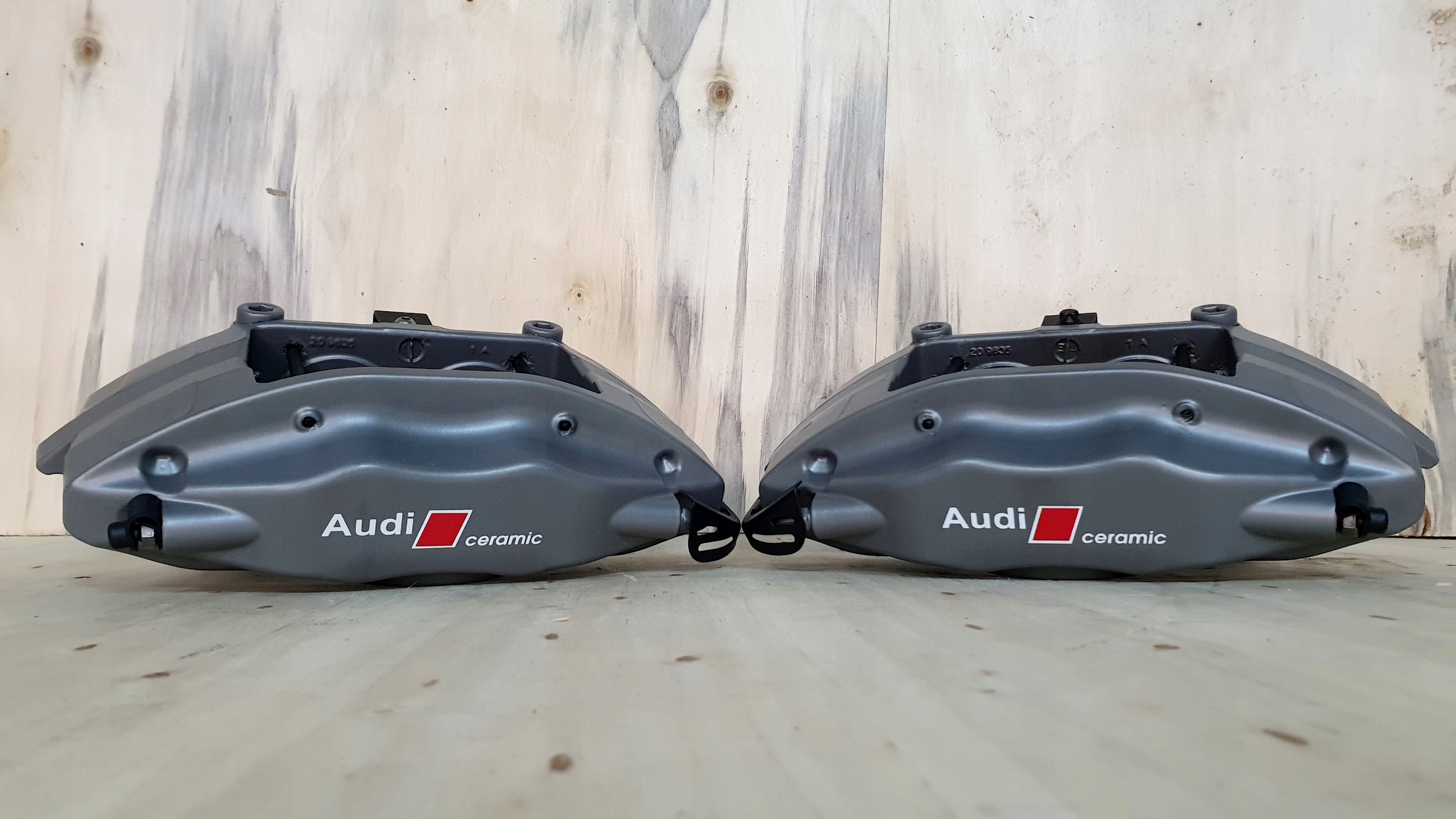 Zdjęcie produktu Caliper Audi Q7 4L Rear Ceramic 4 pistons 356mm