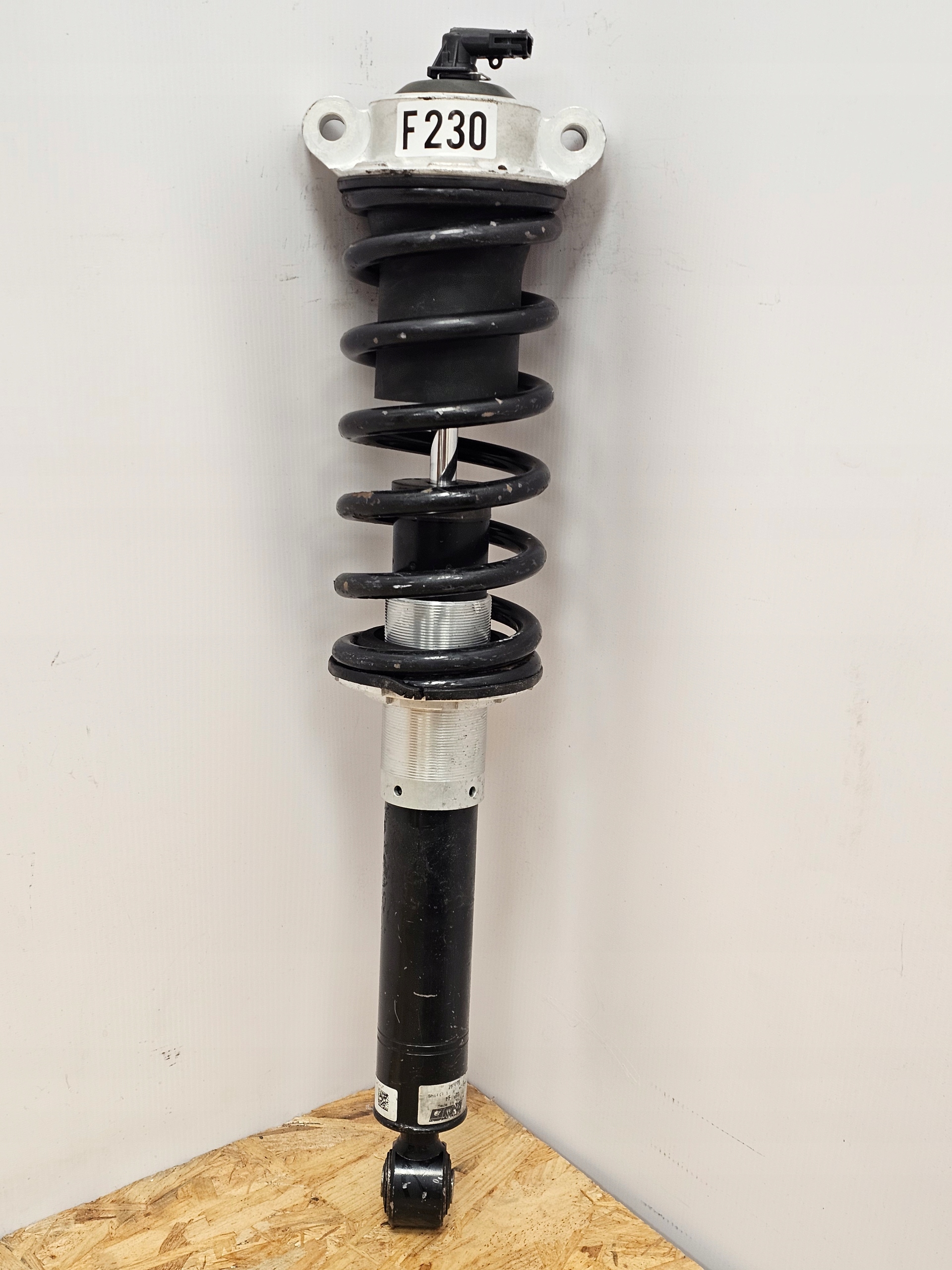 Zdjęcie produktu Amortyzator Shock Absorber Przód Przedni FERRARI California T