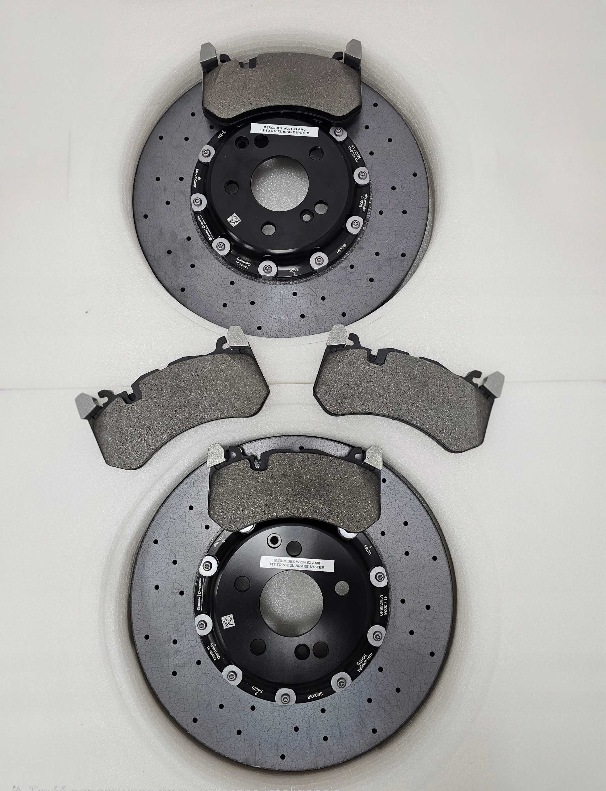 Zdjęcie produktu Conversion STEEL -> Ceramics Set Discs Pads Mercedes W204 C63 AMG