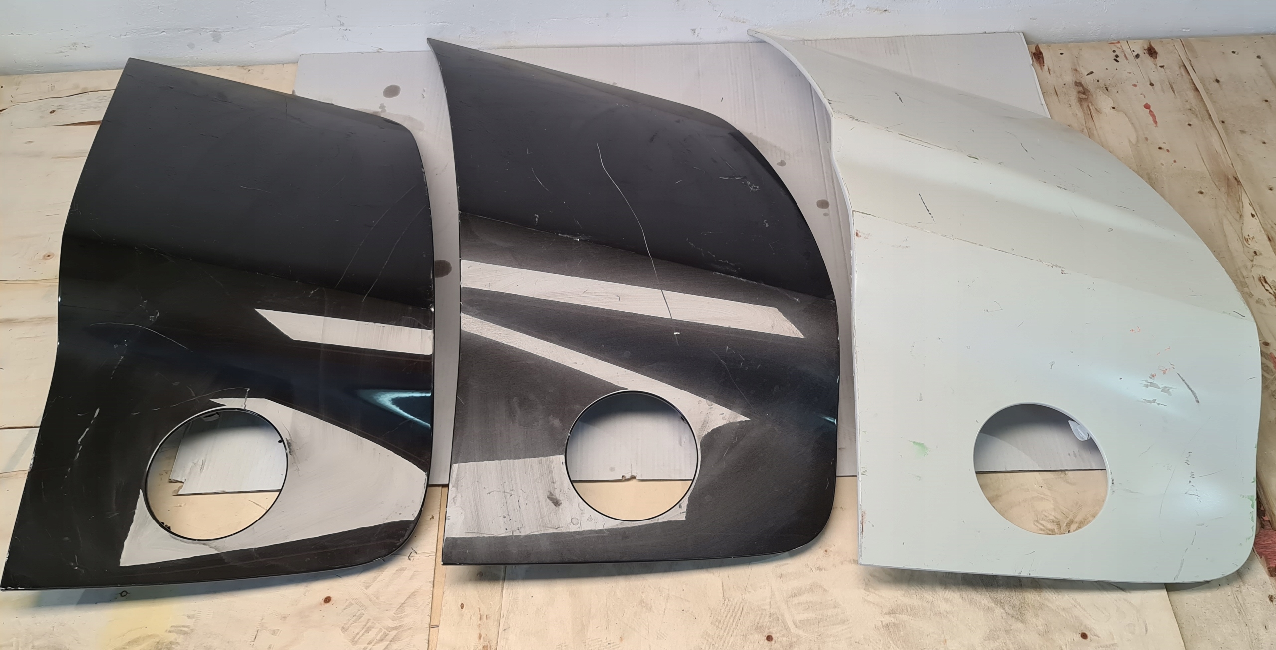 Zdjęcie produktu Audi R8 NAKŁADKA OSŁONA BŁOTNIK PRAWY 420853338