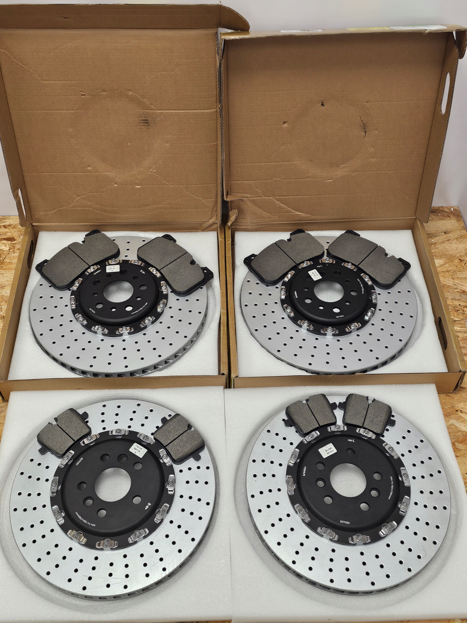 Zdjęcie produktu Conversion CERAMIC -> STEEL Set of discs and pads for BMW M5 F90