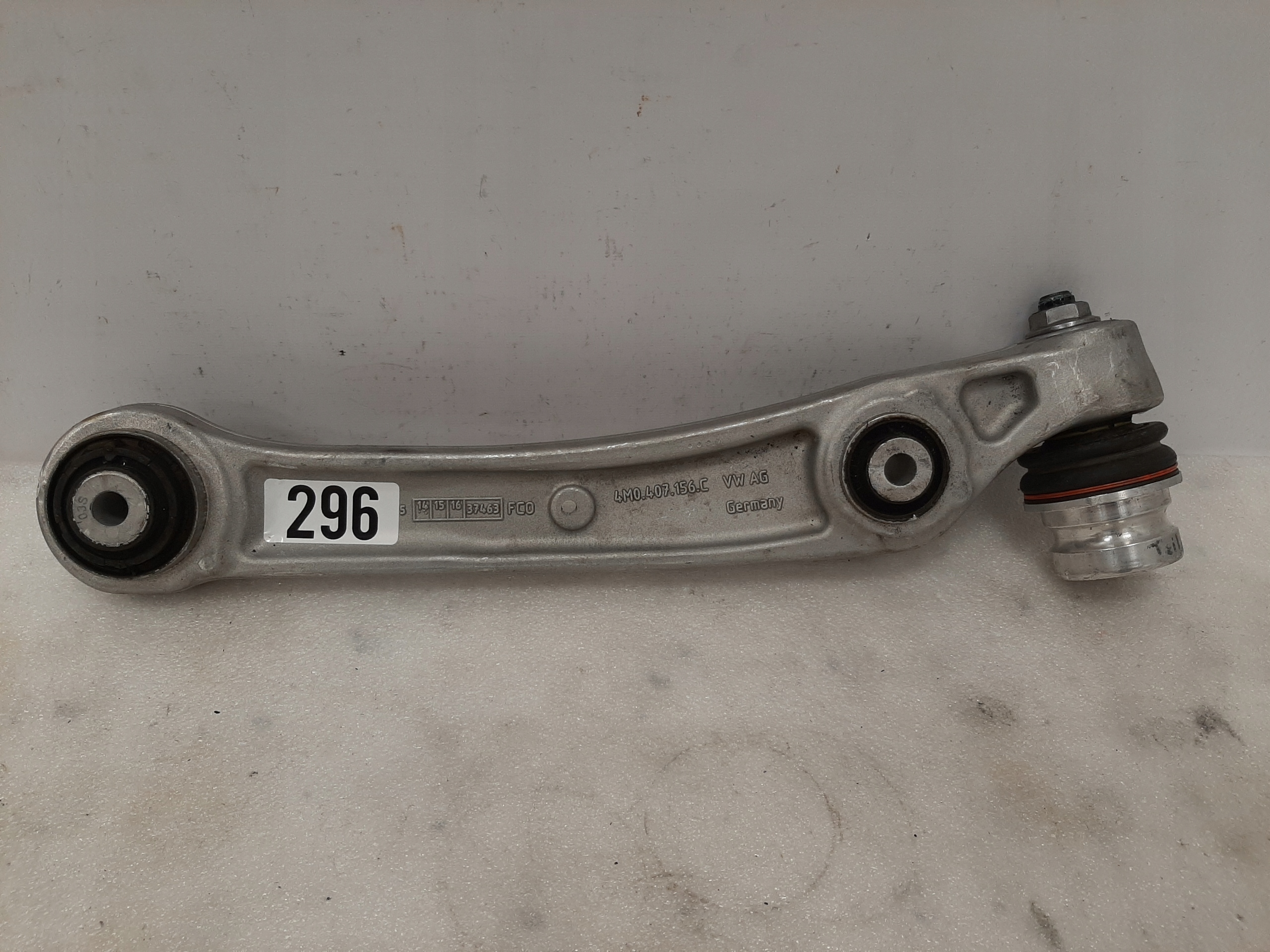 Zdjęcie produktu Wahacz Przedni Prawy Audi Q7 A8 E-Tron 4M0 4M0407156C
