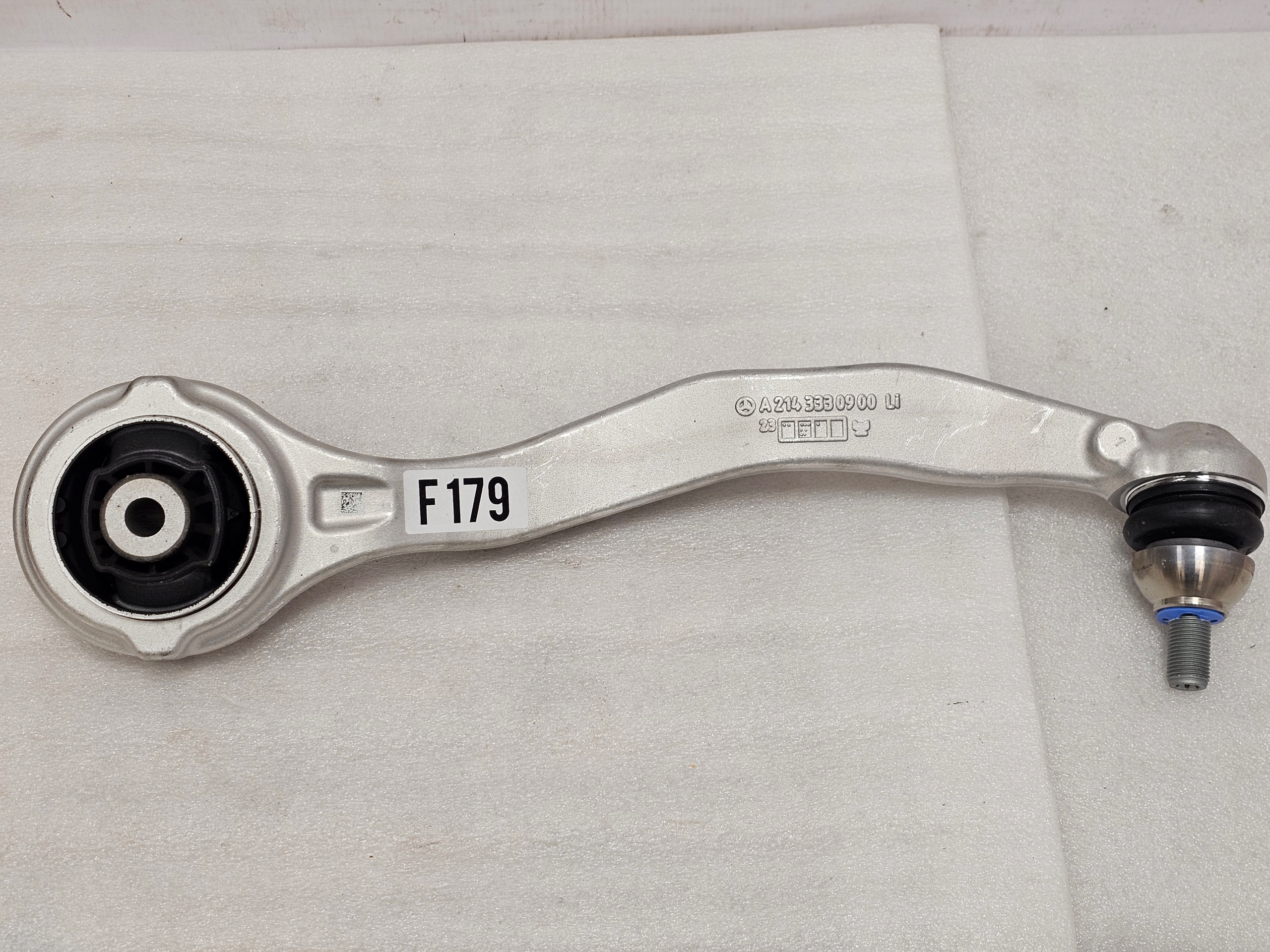 Zdjęcie produktu Wahacz Przedni Lewy Mercedes W214 W236 4Matic A2143330900 LI