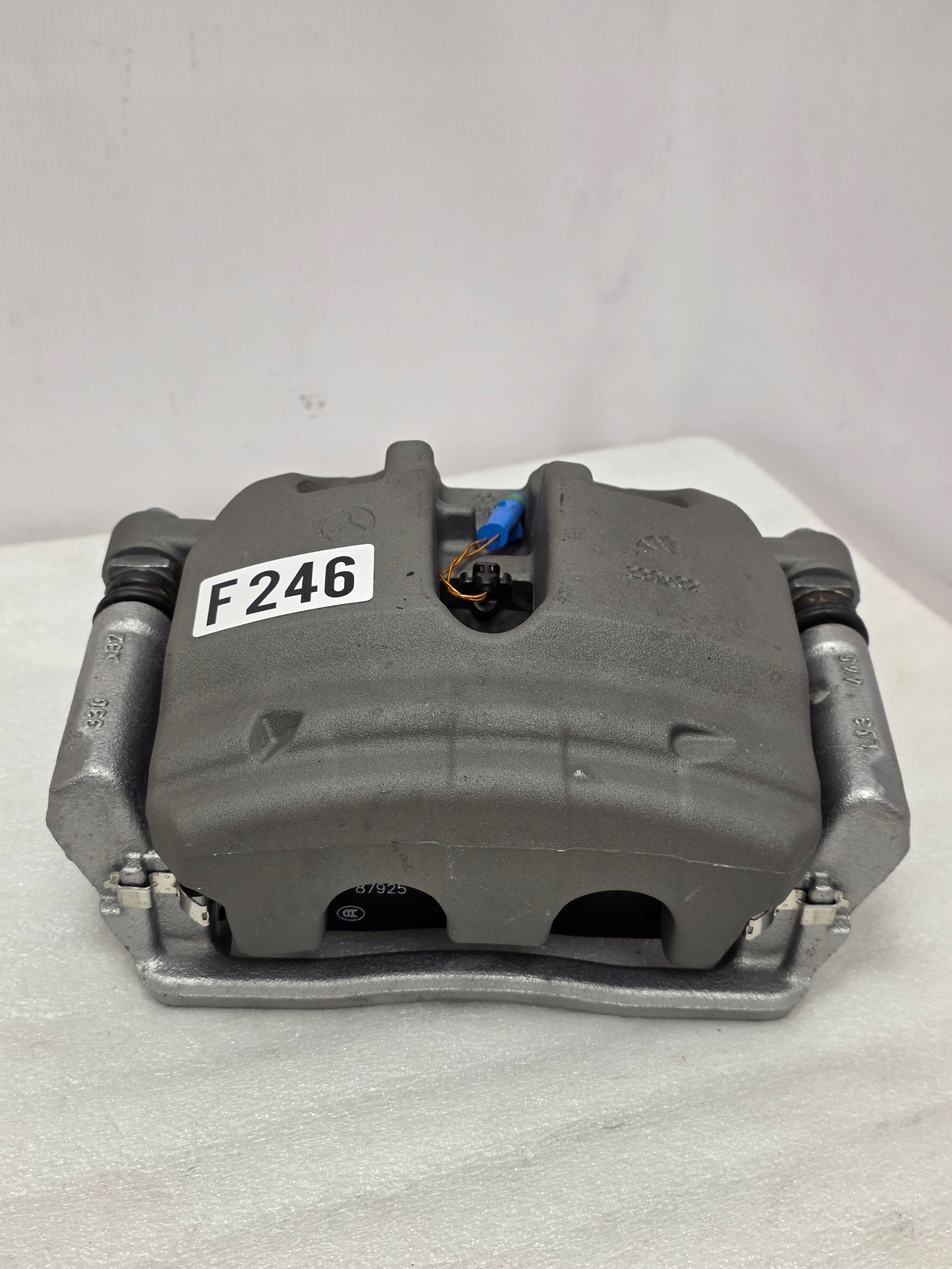 Zdjęcie produktu Caliper Mercedes W206 W214 W254 330x32 FRONT RIGHT RIGHT