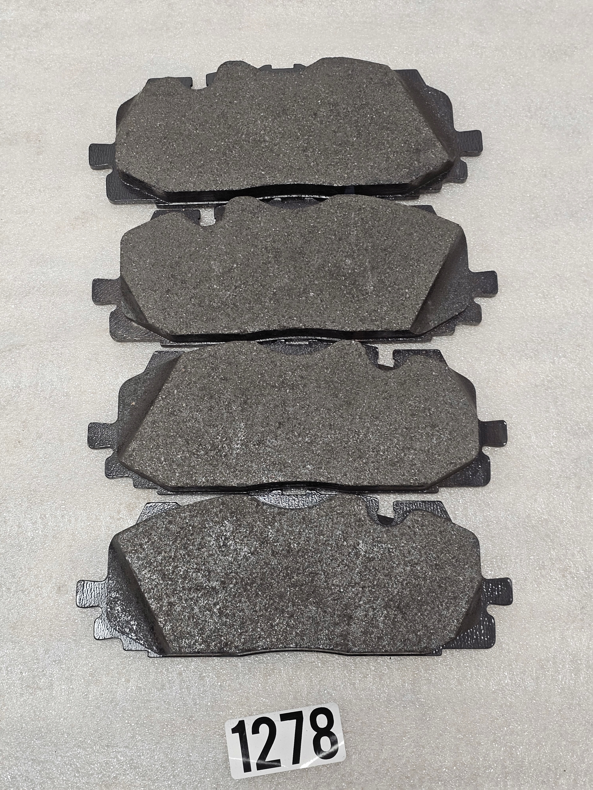 Zdjęcie produktu Audi Q7 4M Front Pads Front OEM Original 4M0698151H