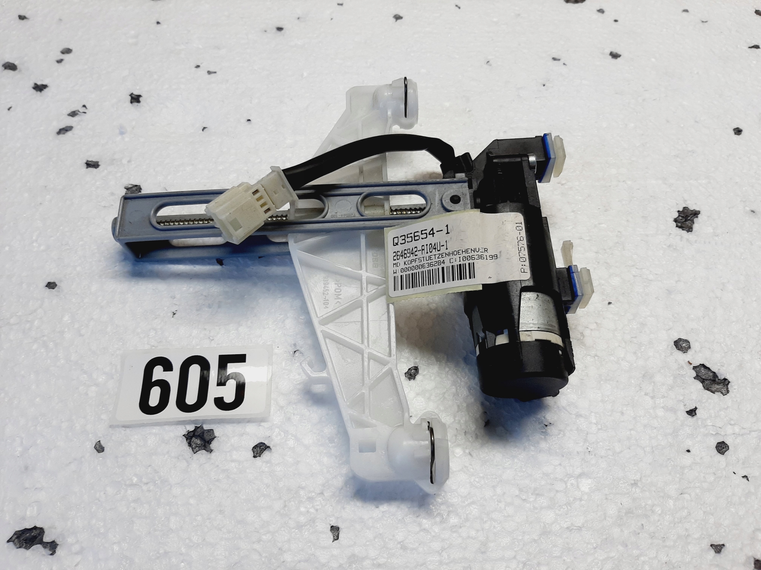 Zdjęcie produktu Napęd regulacji zagłówka fotela BMW F i G 7299681