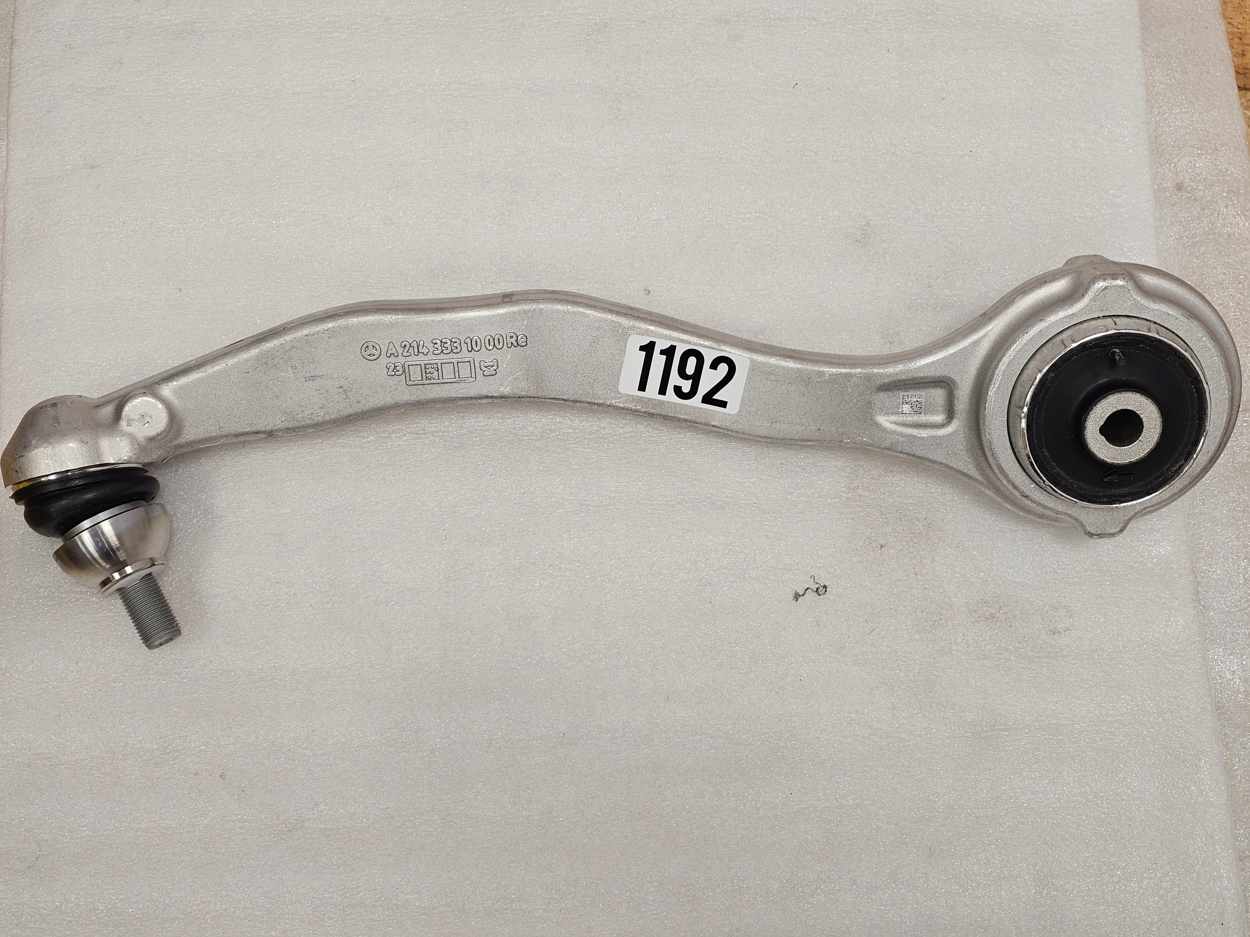 Zdjęcie produktu Wahacz Przedni Prawy Mercedes W214 4Matic A2143331000 RE