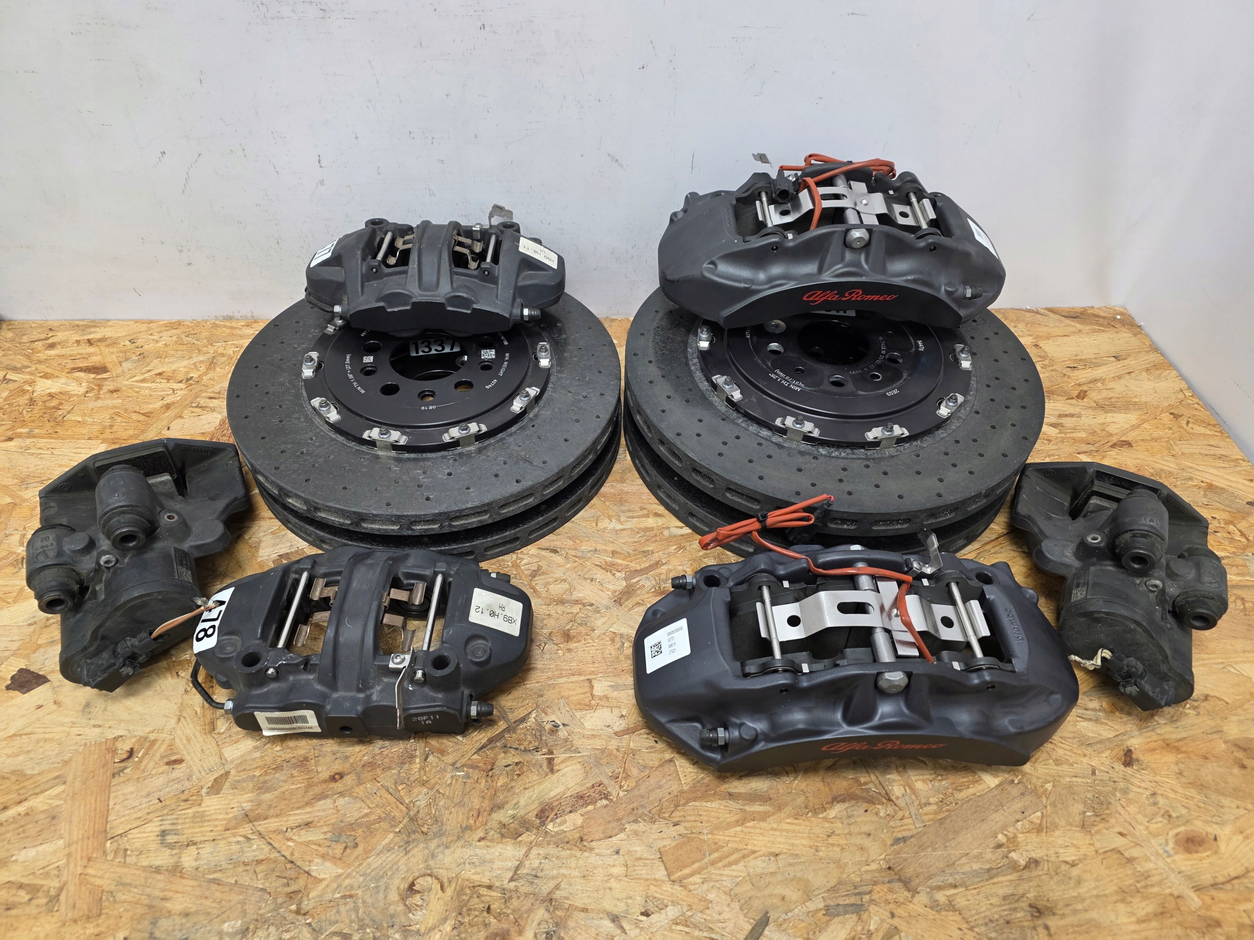 Zdjęcie produktu Calipers Discs Alfa Romeo Giulia Quadrifoglio QV Ceramic SET Set