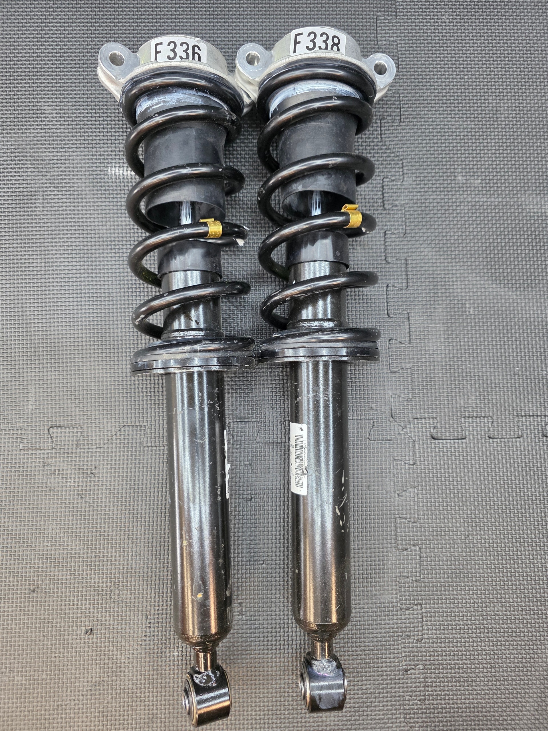Zdjęcie produktu Amortyzator Shock Absorber Ferrari Amalfi Roma Przód Przedni