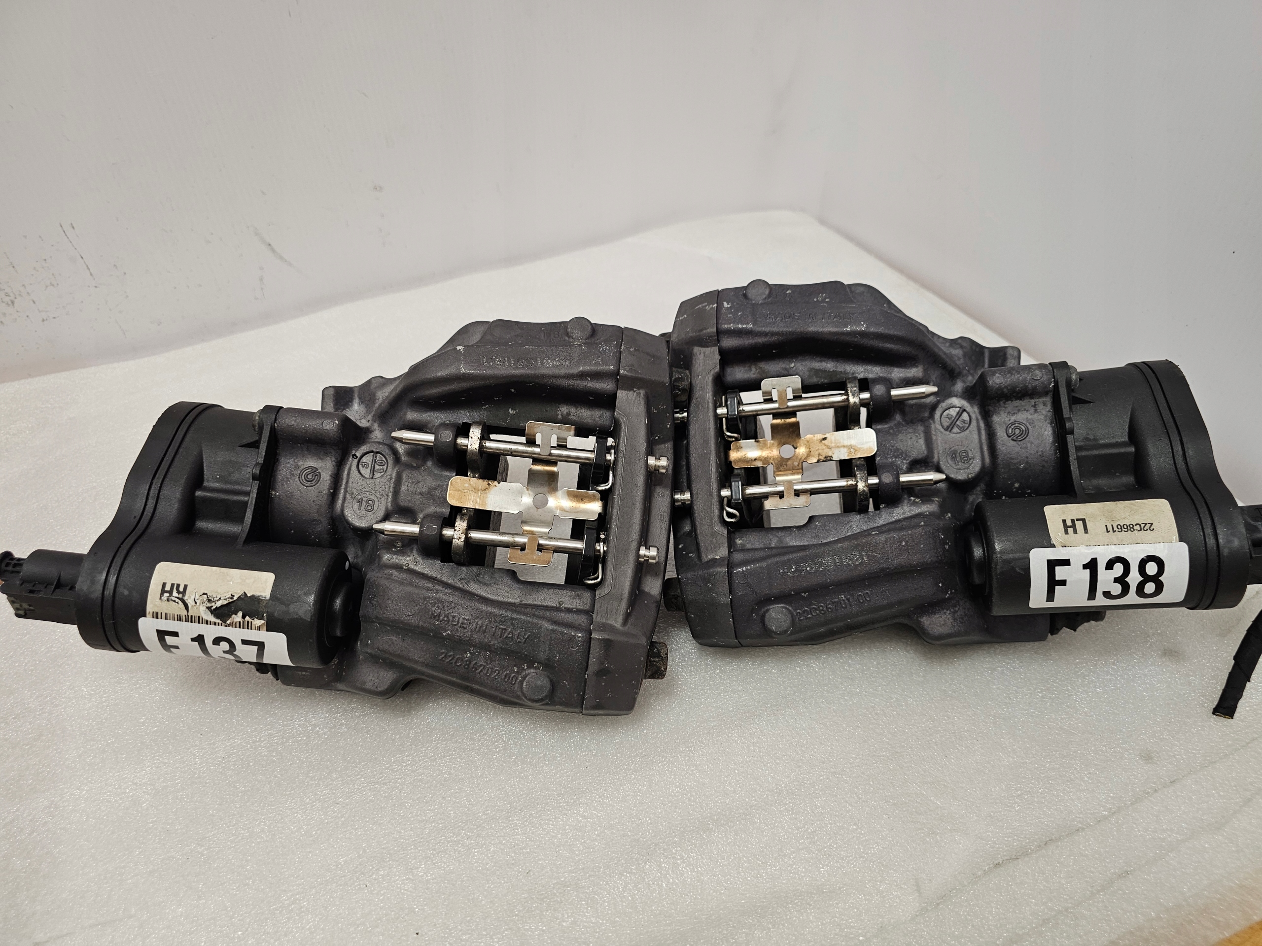 Zdjęcie produktu Clamps Electric Additional Manual Caliper Alfa Giulia Stelvio
