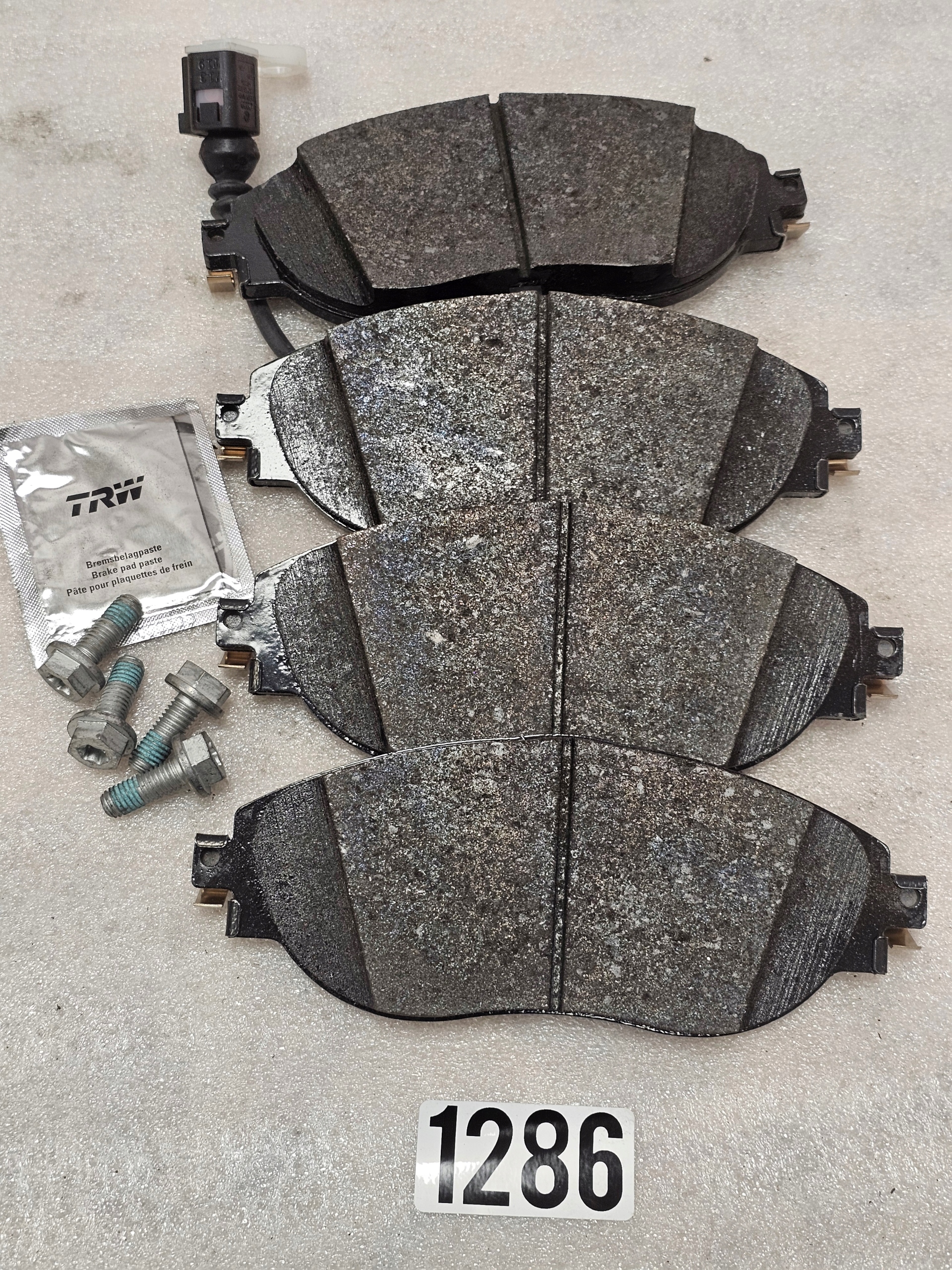 Zdjęcie produktu Audi Front Pads Front OEM 5Q0698151AJ