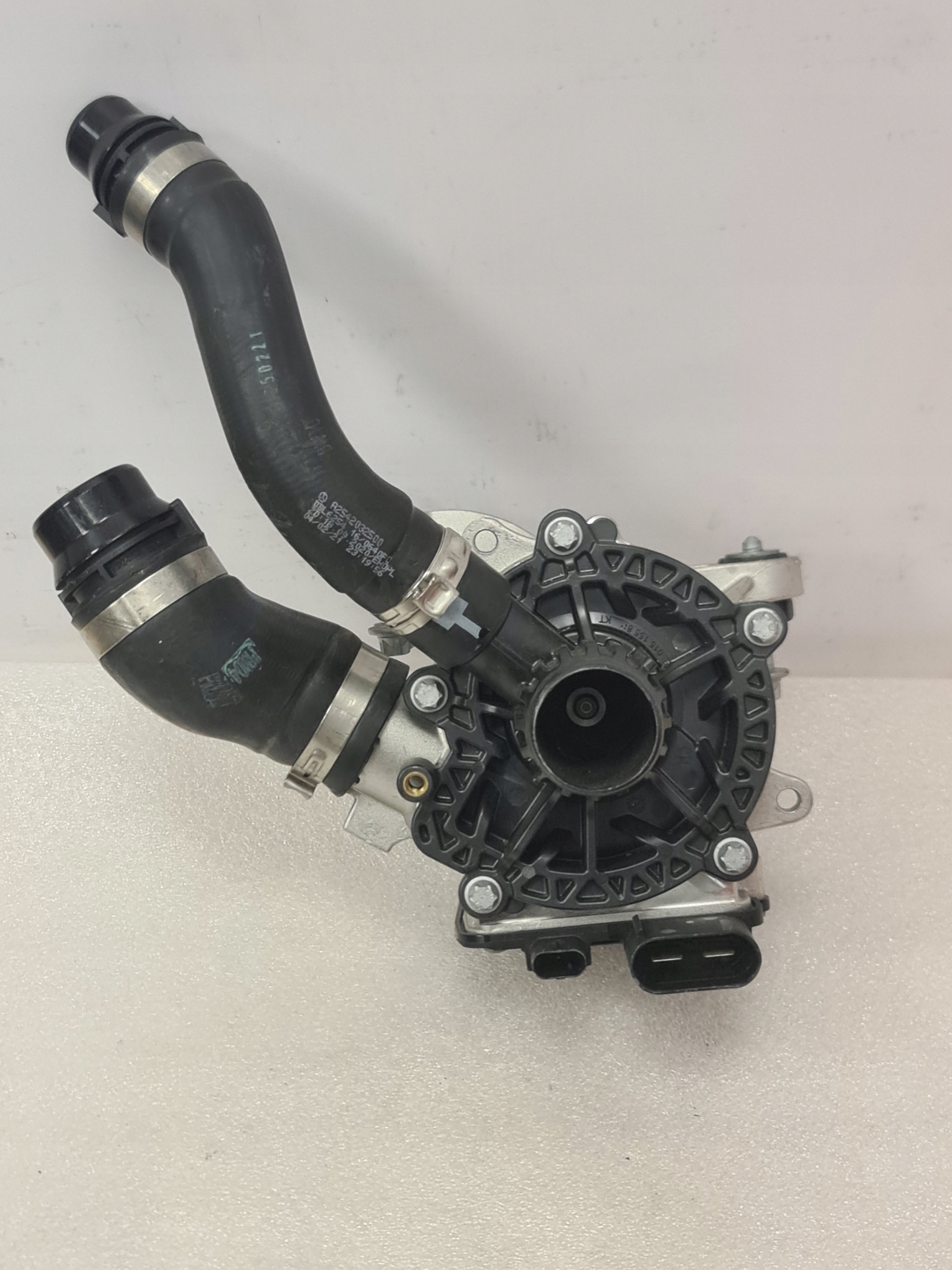 Zdjęcie produktu Pompa wody Mercedes OM254 254 GLC W254