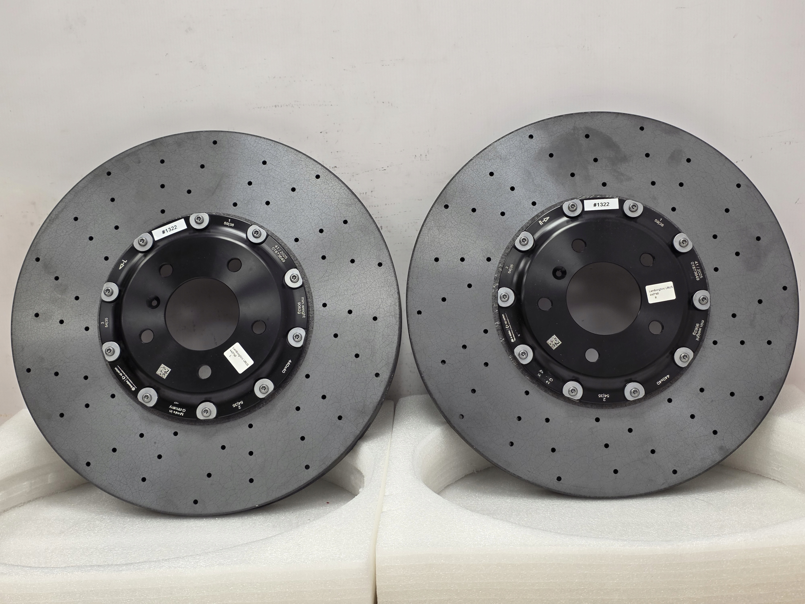 Zdjęcie produktu Discs CERAMIC DISC Lamborghini URUS Bentayga FRONT PAIR
