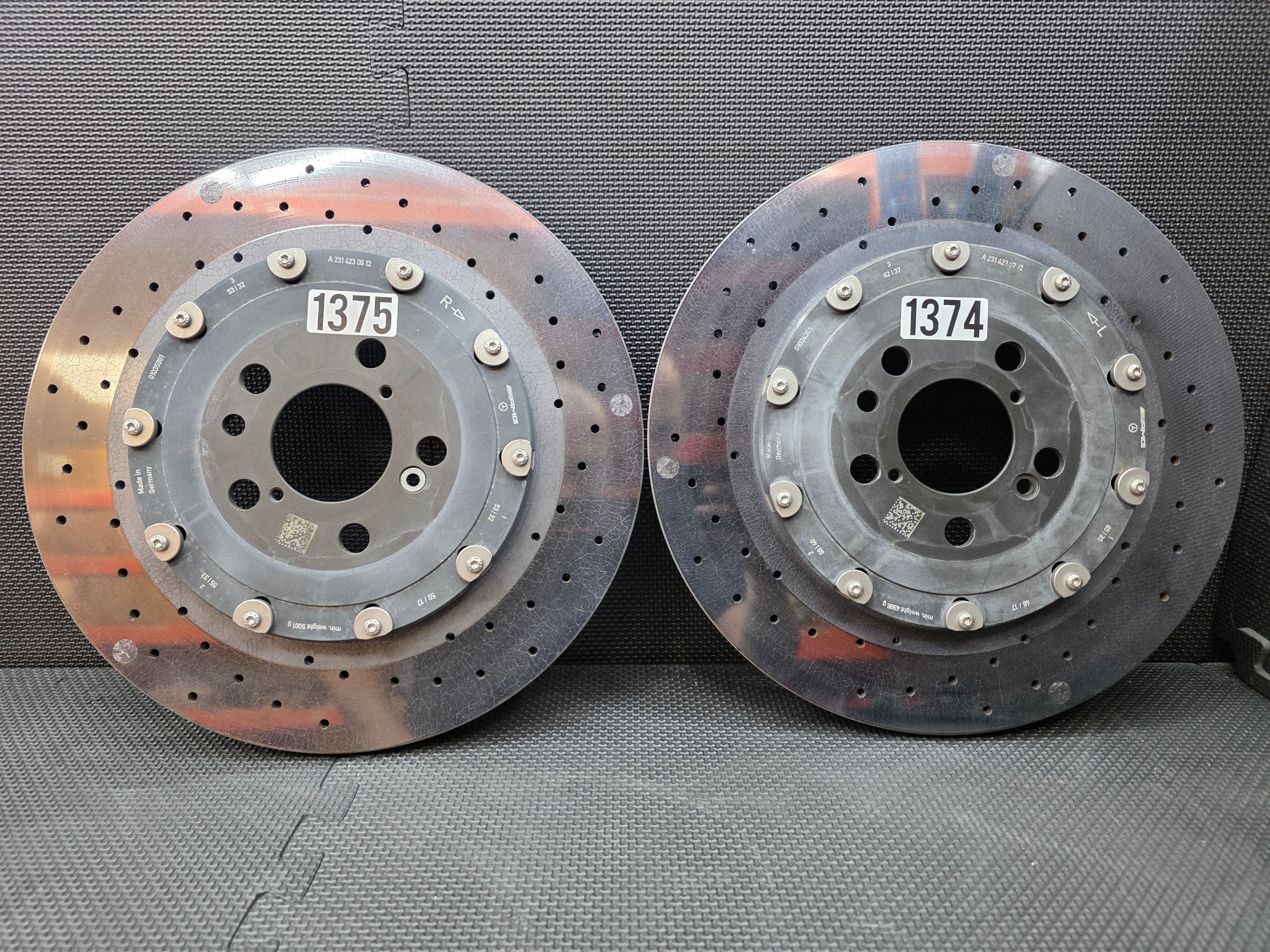 Zdjęcie produktu Tarcza CERAMICZNA Mercedes AMG Tył Lewa W213 W190