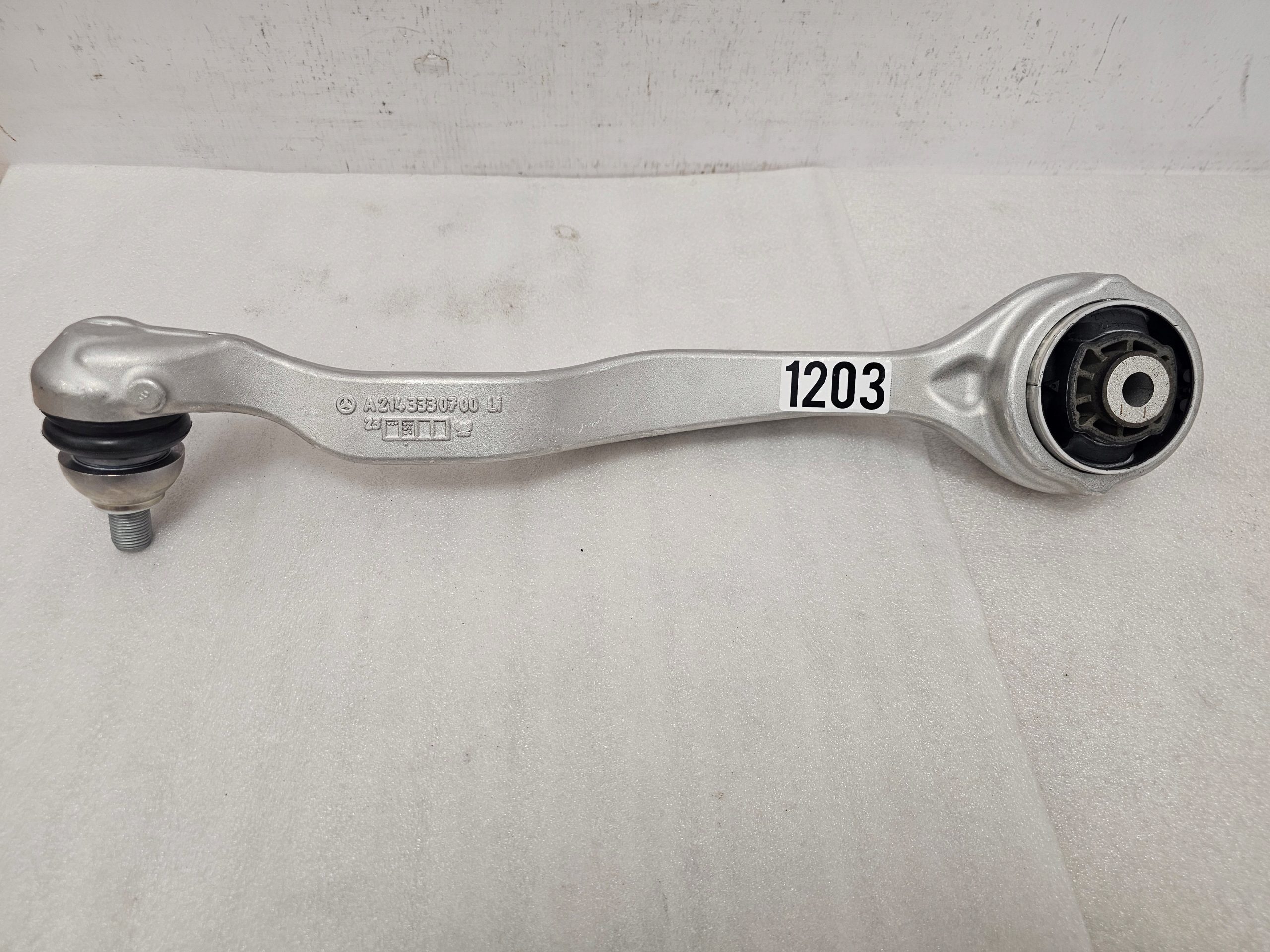 Querlenker vorne links Mercedes W214 W236 4Matic A2143330700 LI