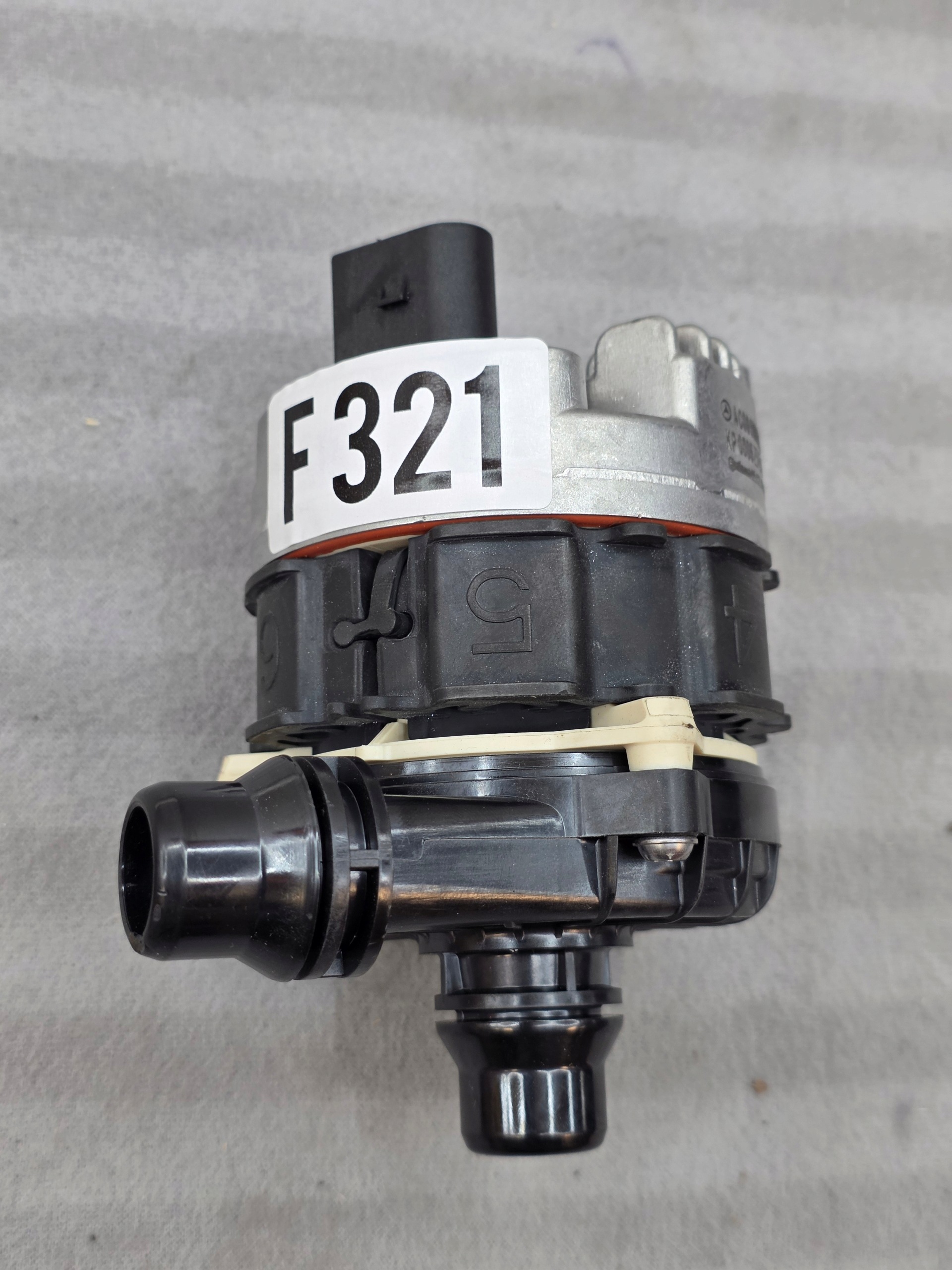 Mercedes Kühlwasserpumpe A0005003800