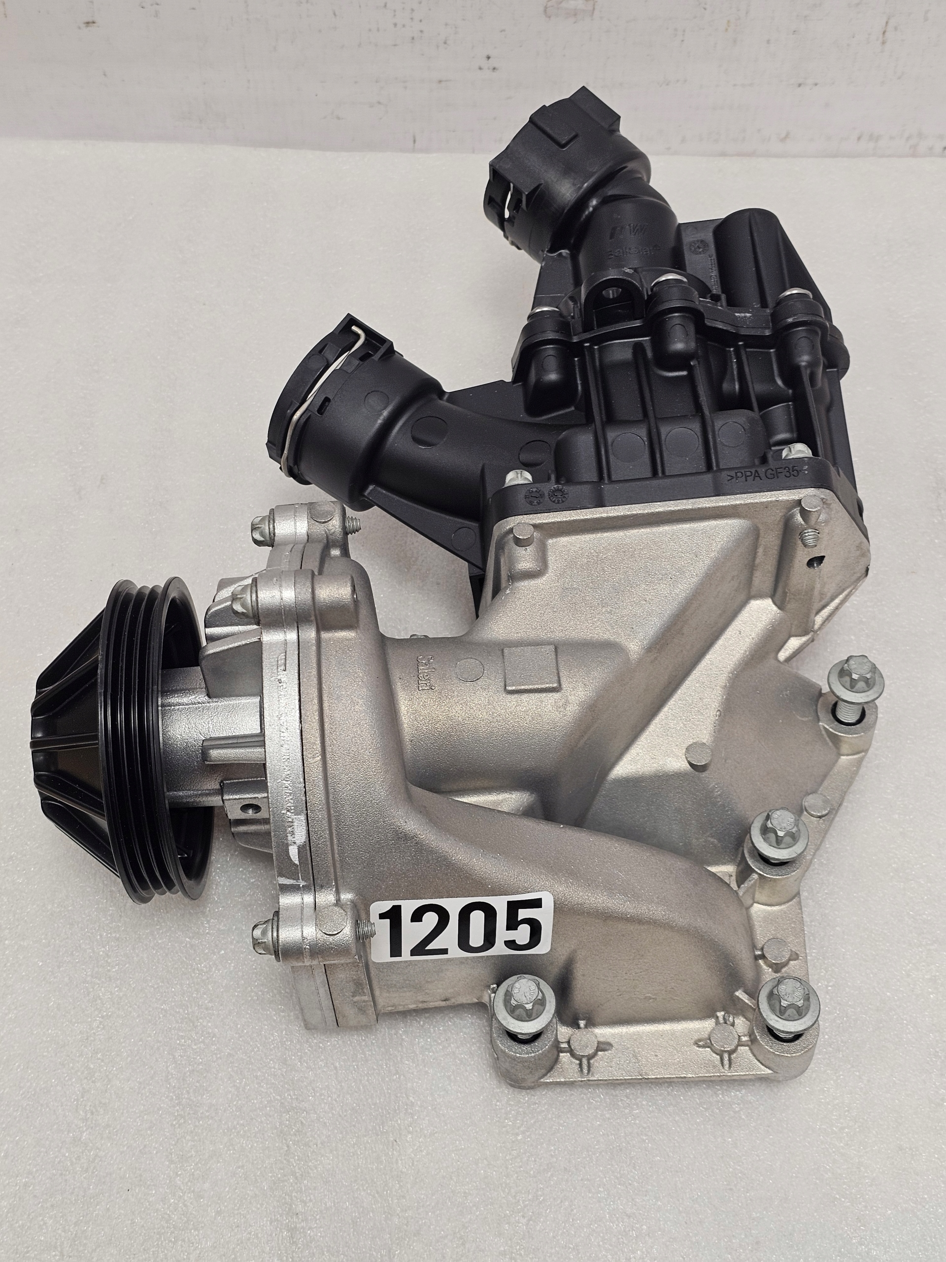 Termostat i Pompa Wody Mercedes OM656 W213 W222 W167 W253