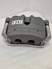 Zacisk Mercedes W206 W214 W254 330x32 PRZÓD LEWY LEWA - galeria