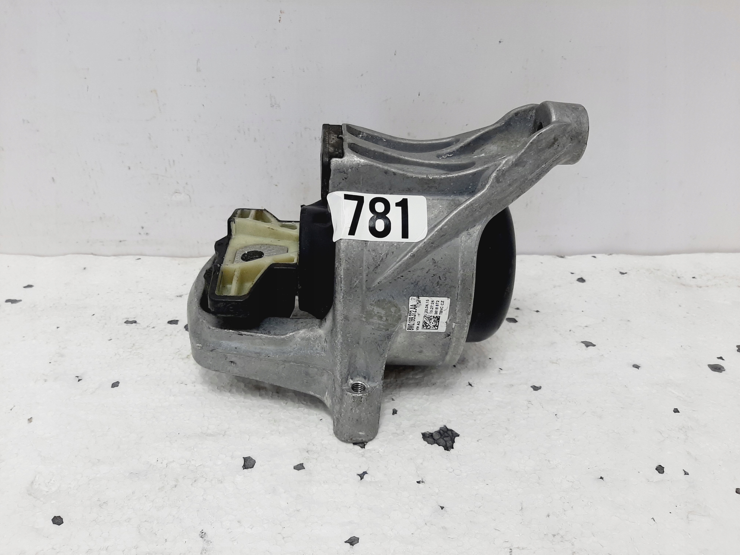 Engine Mount Audi A4 A5 8W0199372AA - galeria