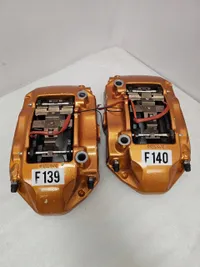 Zaciski Zacisk Ferrari 458 Italia Tył Tylny Tylne LEWY - galeria