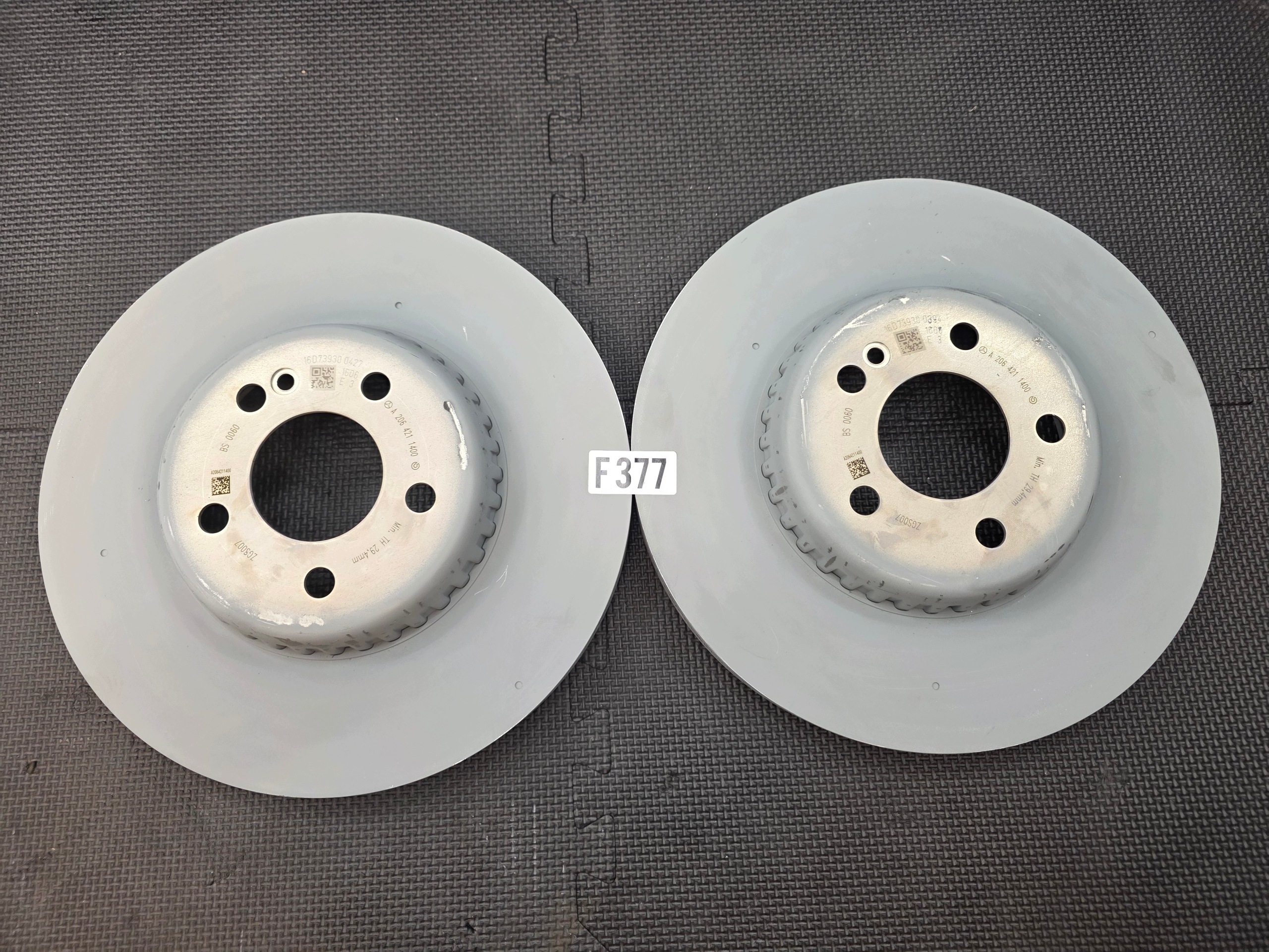 Tarcze PRZÓD Mercedes OEM W206 W214 W254 ORYGINAŁ PARA - galeria