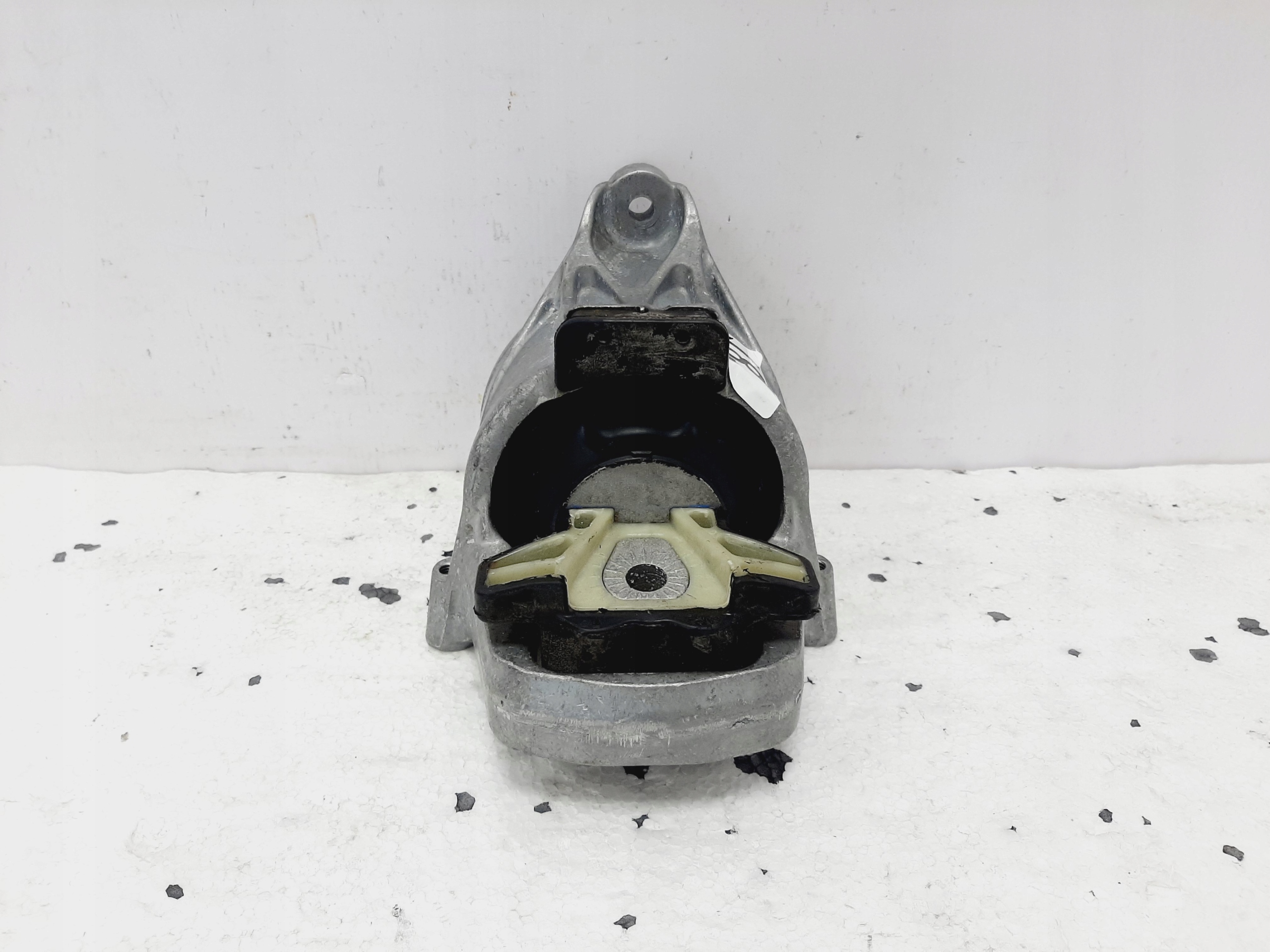 Engine Mount Audi A4 A5 8W0199372AA - galeria