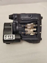 Clamps Electric Additional Manual Clamp Ferrari Roma Portofino LEFT - galeria