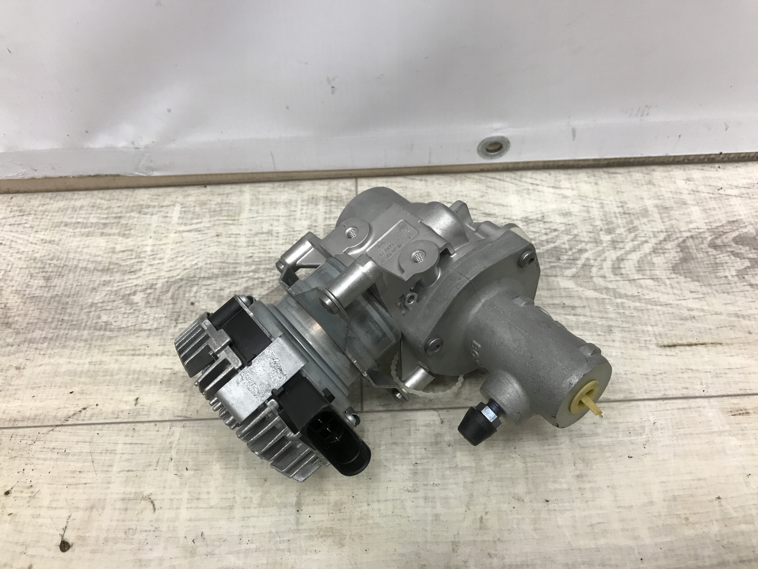 Serwo pompa hamulcowa Audi A8 S8 D5 4N 4N0614307A - galeria