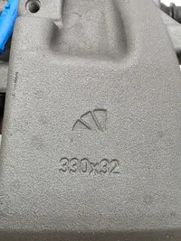 Mercedes W206 W214 W254 суппорта 330x32 ПЕРЕДНИЕ - galeria